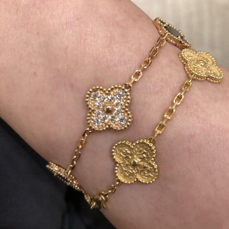 FOUR-LEAF CLOVER GOLD ZIRCON