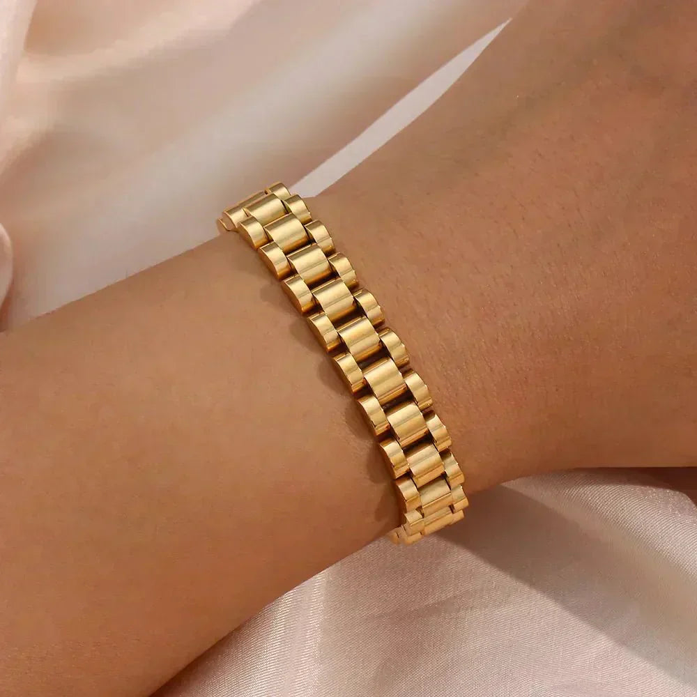 GOLD BRACELET