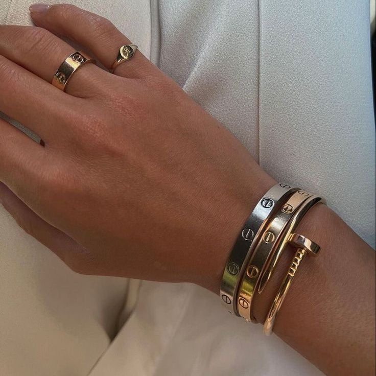 GOLD NAIL ELEGANCE